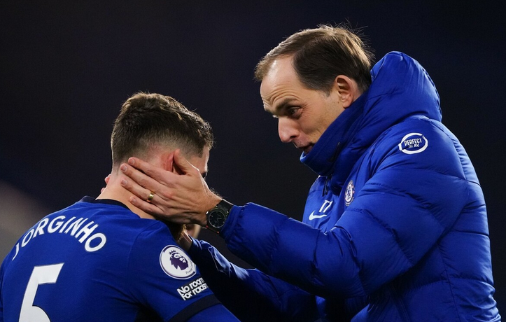 爱游戏体育下载-菲尼克斯太阳迎欧冠关键赛，集结日造点机会，更衣室稳定，身体对抗强度拉满的简单介绍